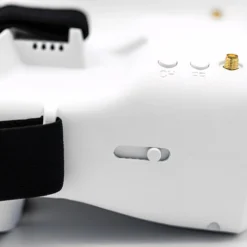 EMAX Transporter 5.8Ghz FPV Goggles -DJI Shop emax trasnporter fpv goggles closeup