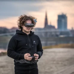 ORQA FPV.One PILOT FPV Goggles 21 ORQA FPV.One PILOT FPV Goggles -DJI Shop orqa fpv.one pilot fpv goggles field photo